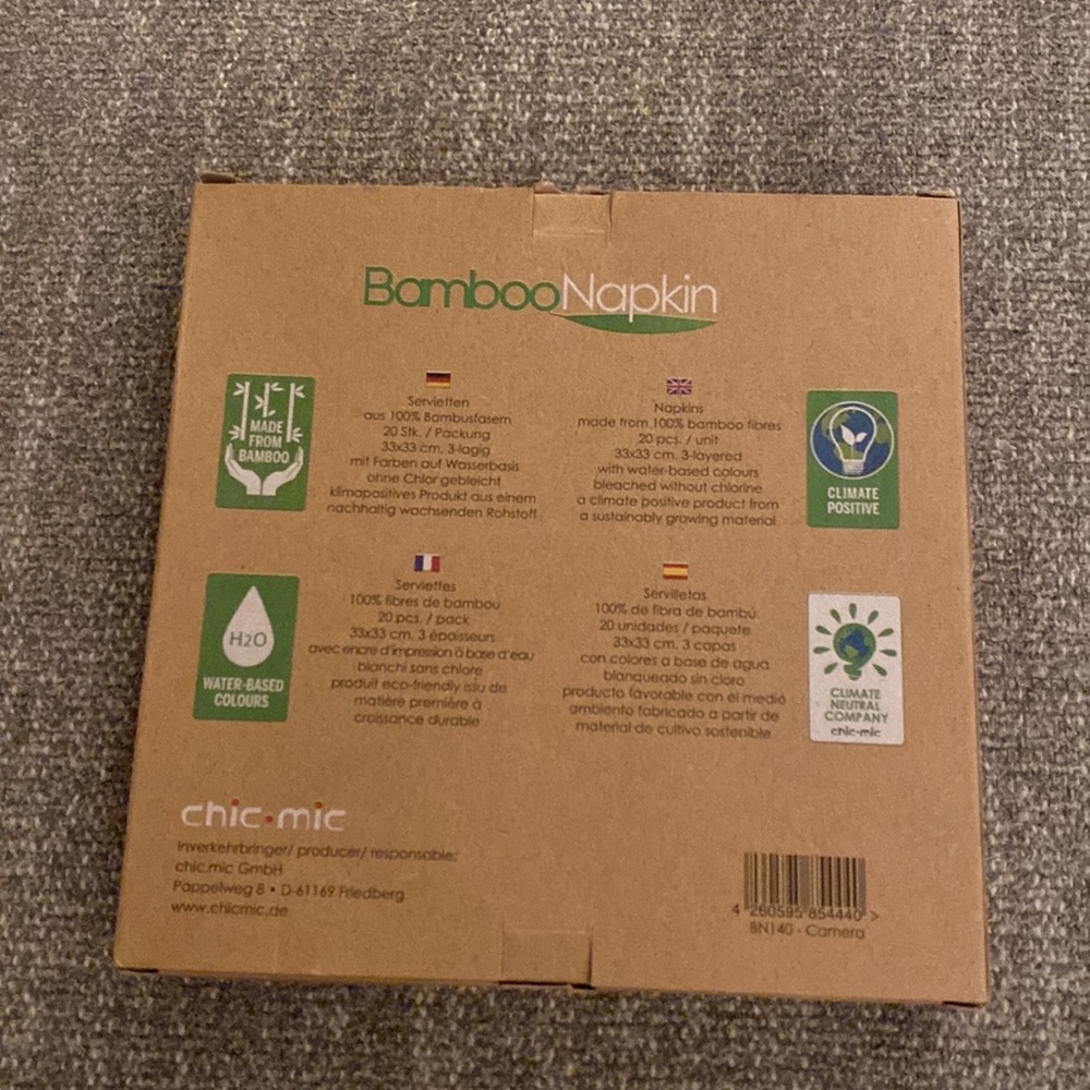 NEW 20ct package of napkins - Picture 2 of 3